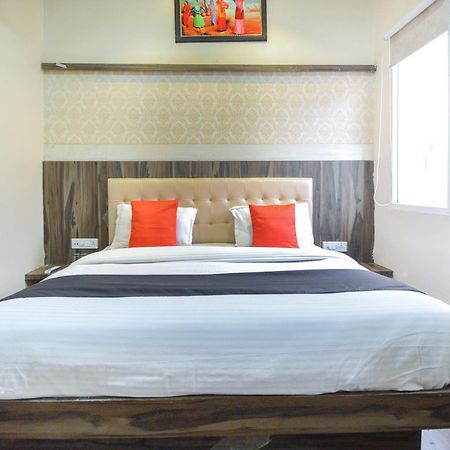 Capital O Moments Inn Amritsar Ngoại thất bức ảnh