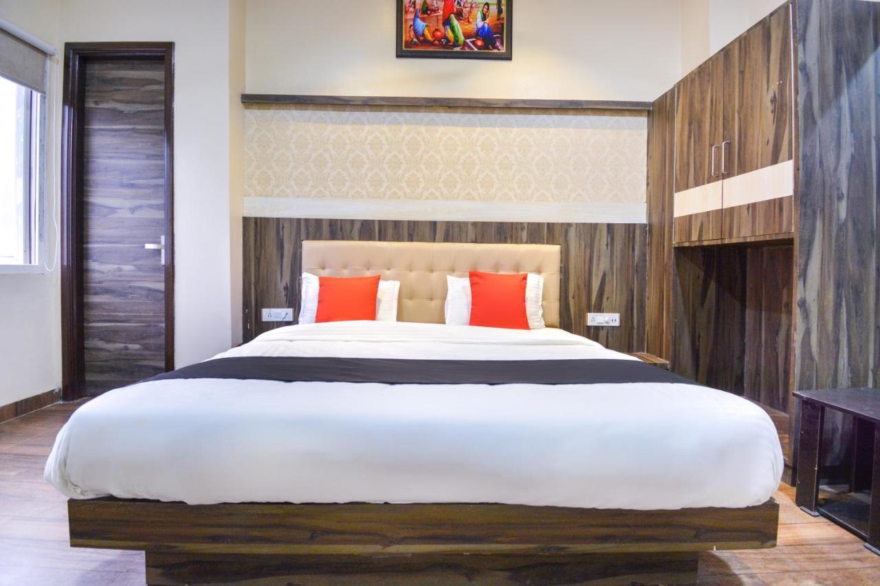 Capital O Moments Inn Amritsar Ngoại thất bức ảnh
