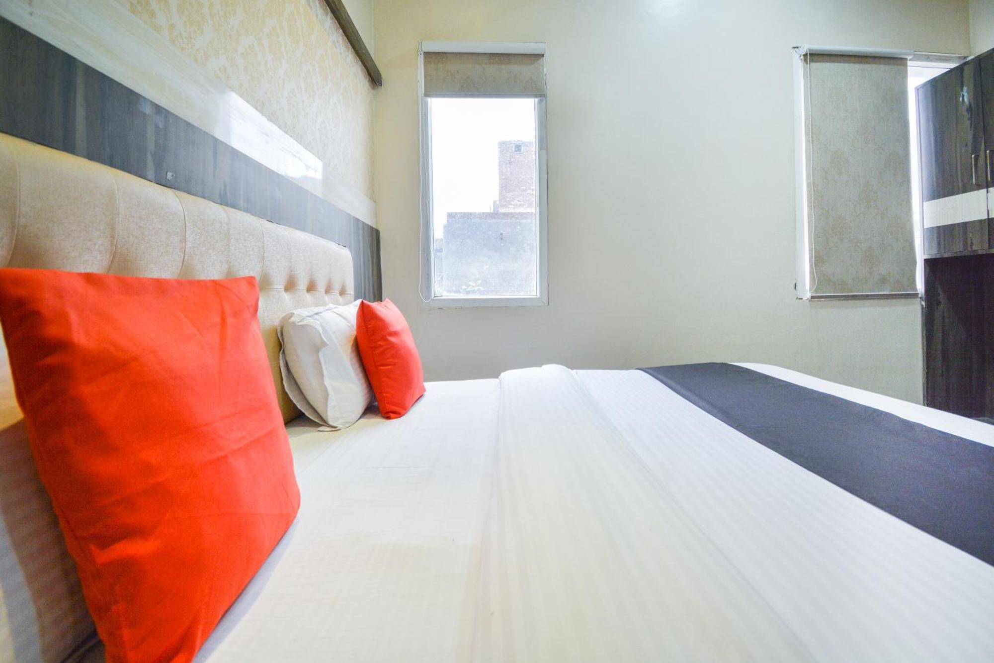 Capital O Moments Inn Amritsar Ngoại thất bức ảnh