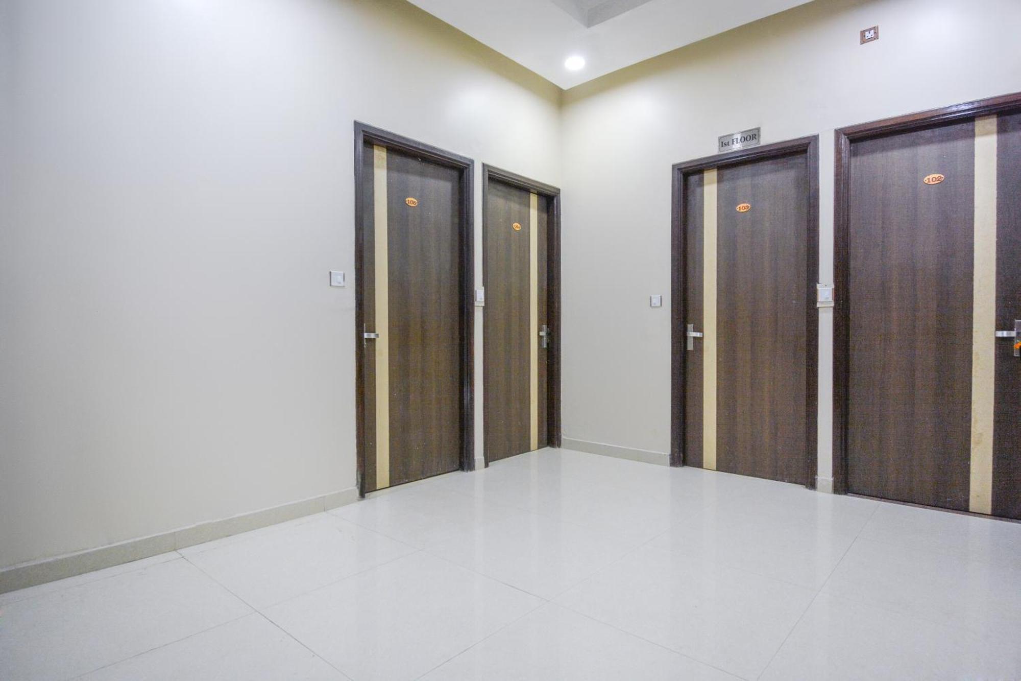 Capital O Moments Inn Amritsar Ngoại thất bức ảnh
